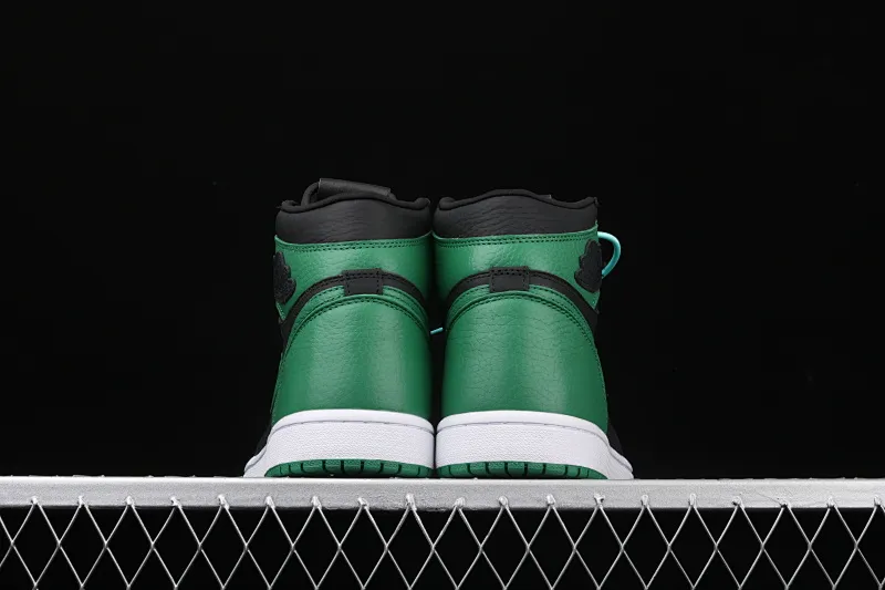 All categories Air Jordan Jordan series basketball shoes Air Jordan 1 High Air Jordan 1 "Pine Green" AJ1 Joe 1 retro black and green 555088-030